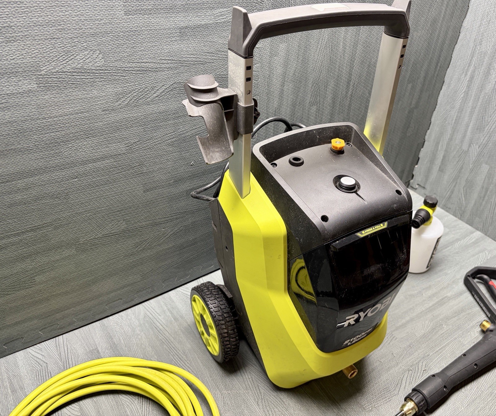 RYOBI Electric Pressure Washer USED 2100 PSI 1.2 GPM With Foamer