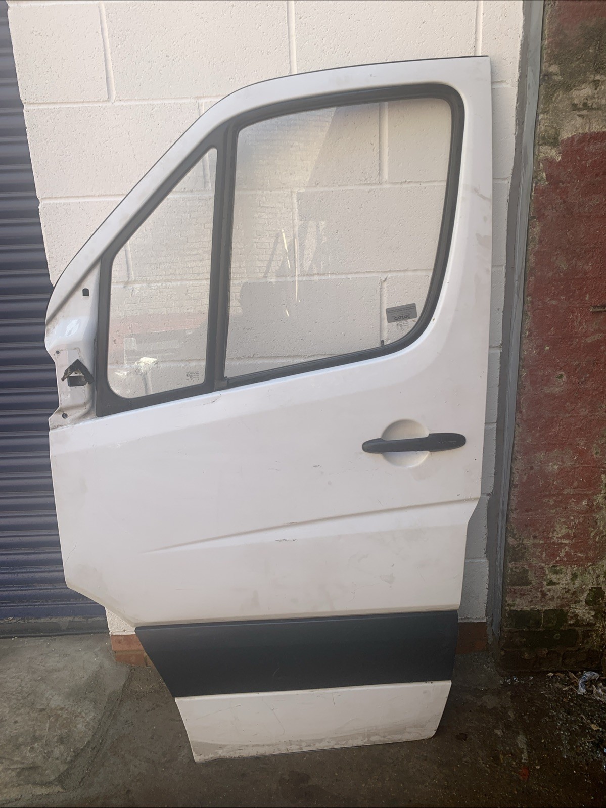 MERCEDES SPRINTER FRONT DOOR LH PASSENGER SIDE WHITE
