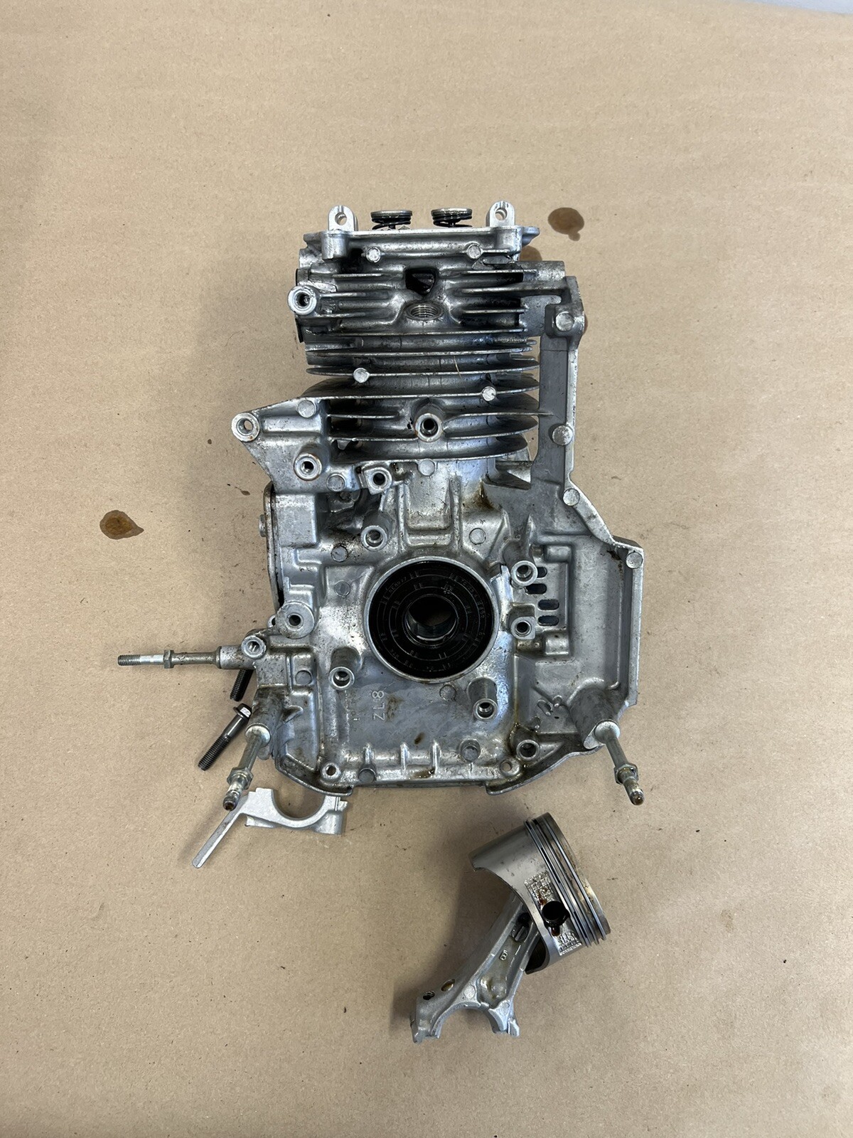 Honda XR2600 5.0 HP Crankcase Engine Piston For Rebuild B240