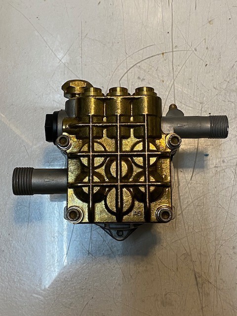 Karcher Pressure Washer Pump 100556 | 35mm Bore 5-3/4″ H 7-1/4″ L 5-1/2″ W