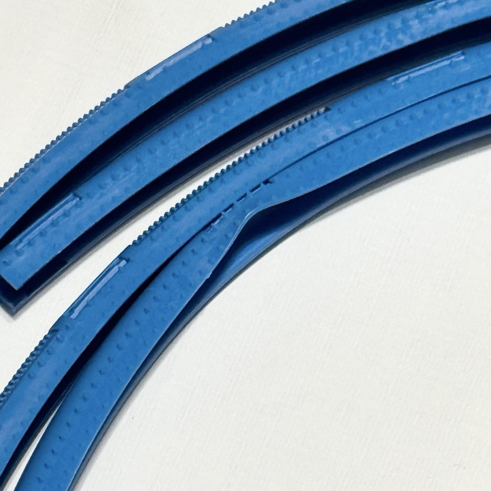 AlloyGator Blue Rim Protector for Car Wheels Fits 12-24 Wheel Diameter Listing B