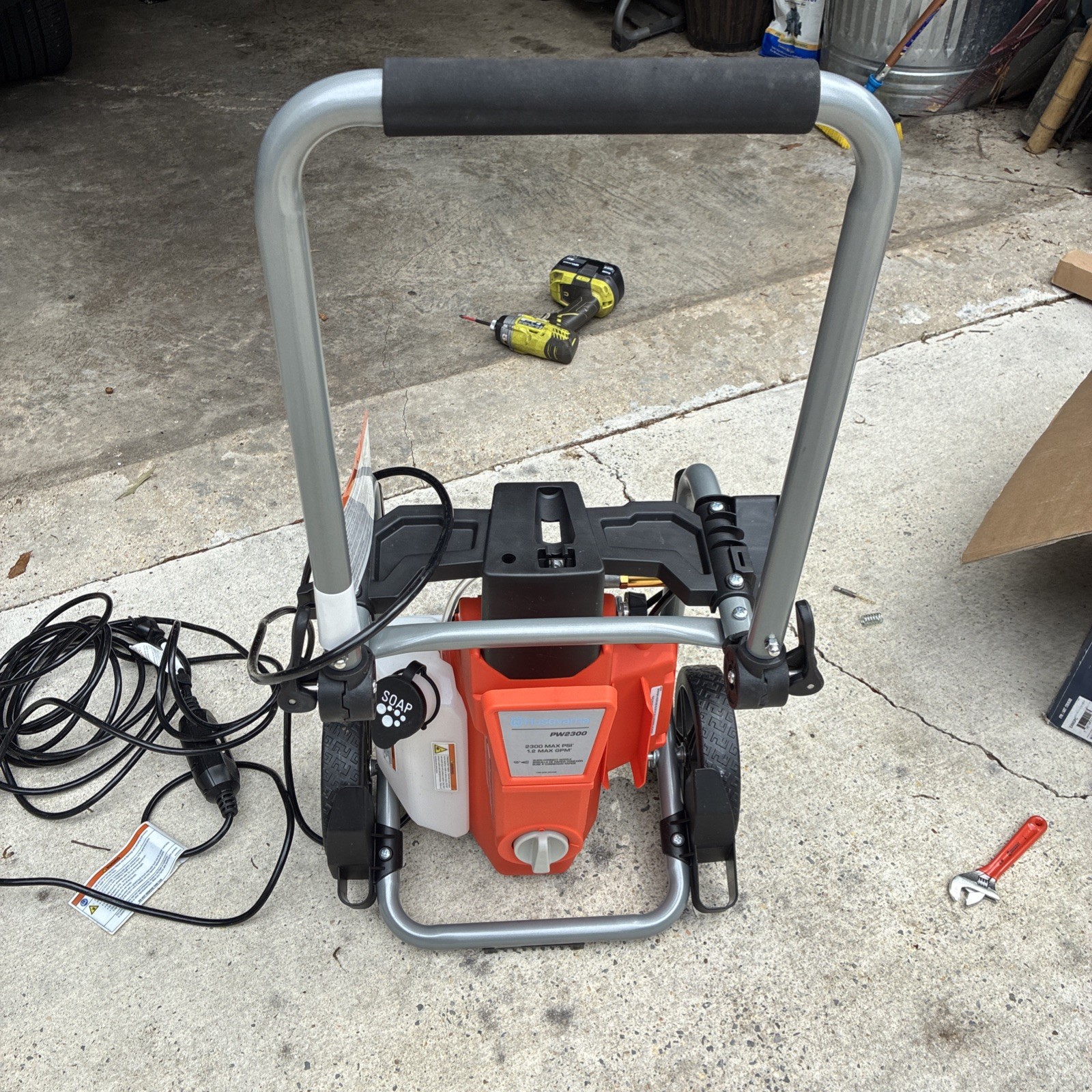 Husqvarna PW2300 Electric Pressure Washer – Broken Handle Part – Works Great