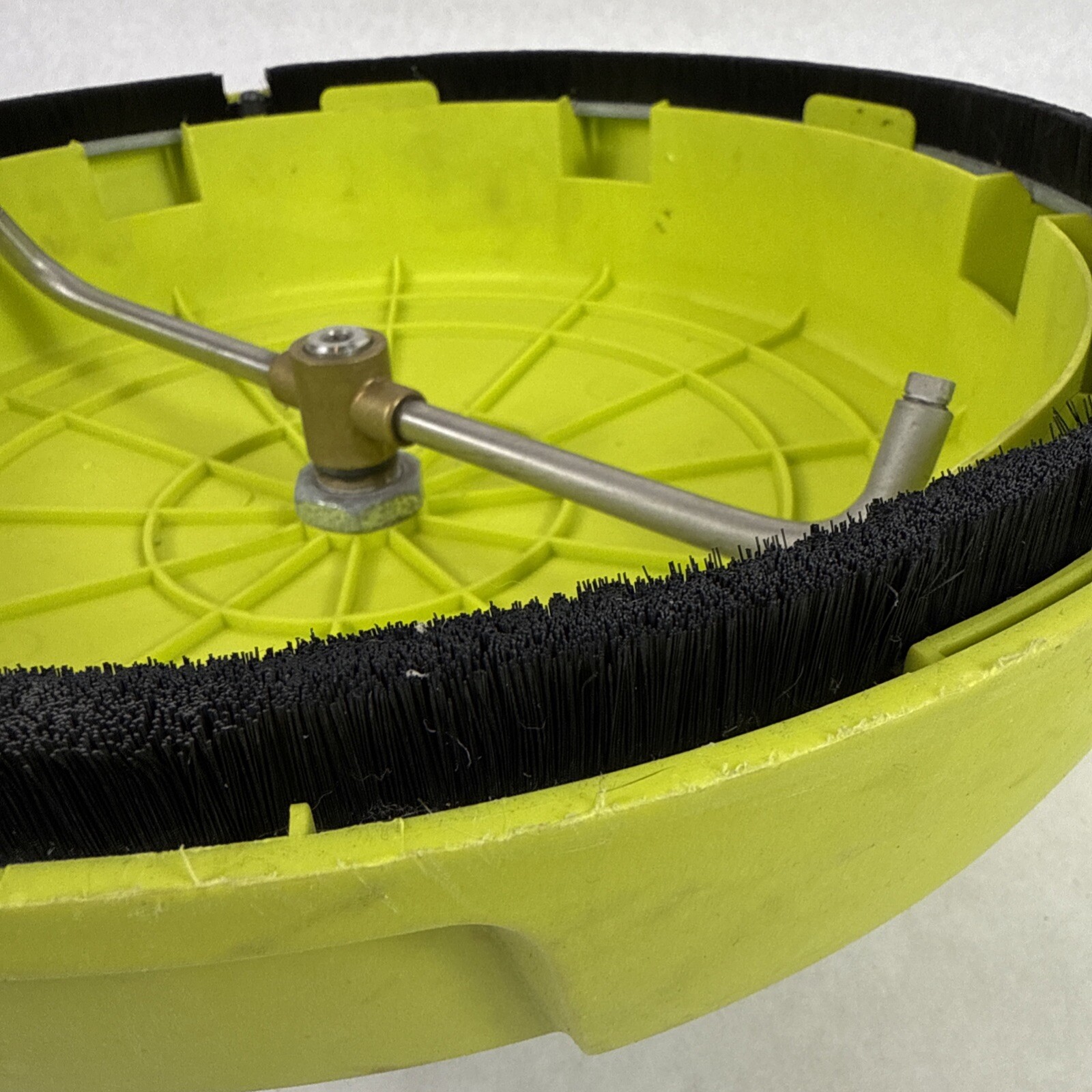 Ryobi RY31SC01 15 in. 2500 – 3300 PSI Surface Cleaner For Gas Pressure Washer