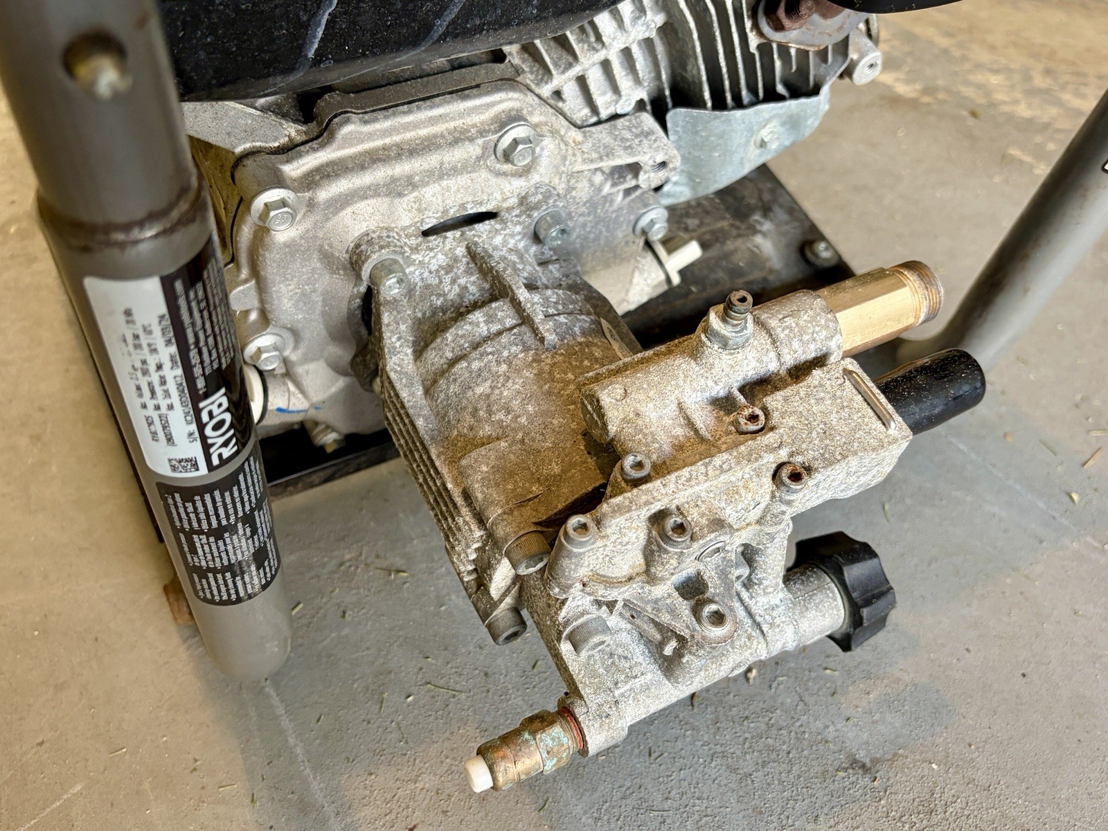 RYOBI Gasoline Engine For Pressure Washer Damaged/For Parts Model KC24143D040412