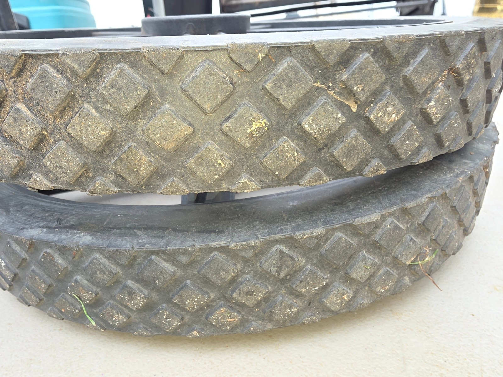 26II34 PAIR OF BIG WHEELS FROM PRESSURE WASHER: 13-1/2″ X 1-3/4″ X 1/2″ +/- OA