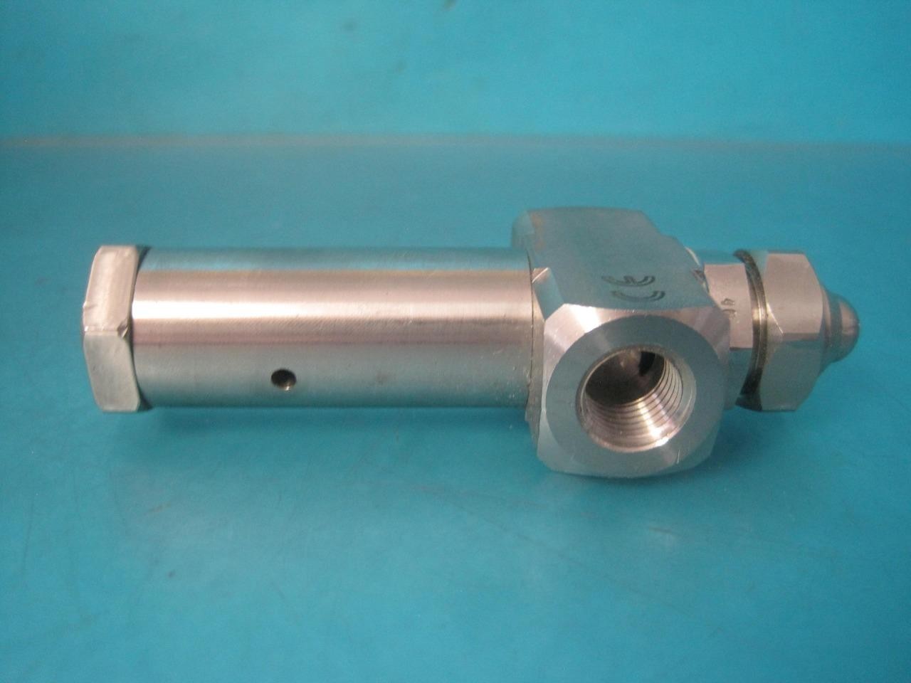 EXAIR Atomizing Spray Nozzle: Pressure, Low, 1 to 3.8 gph, 8″ Diameter No Drip
