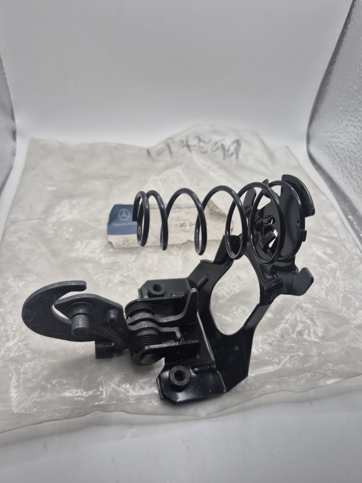 Mercedes-Benz W202 1994-2000 Genuine Bonnet Latch Lock A2028800464 New OEM Part