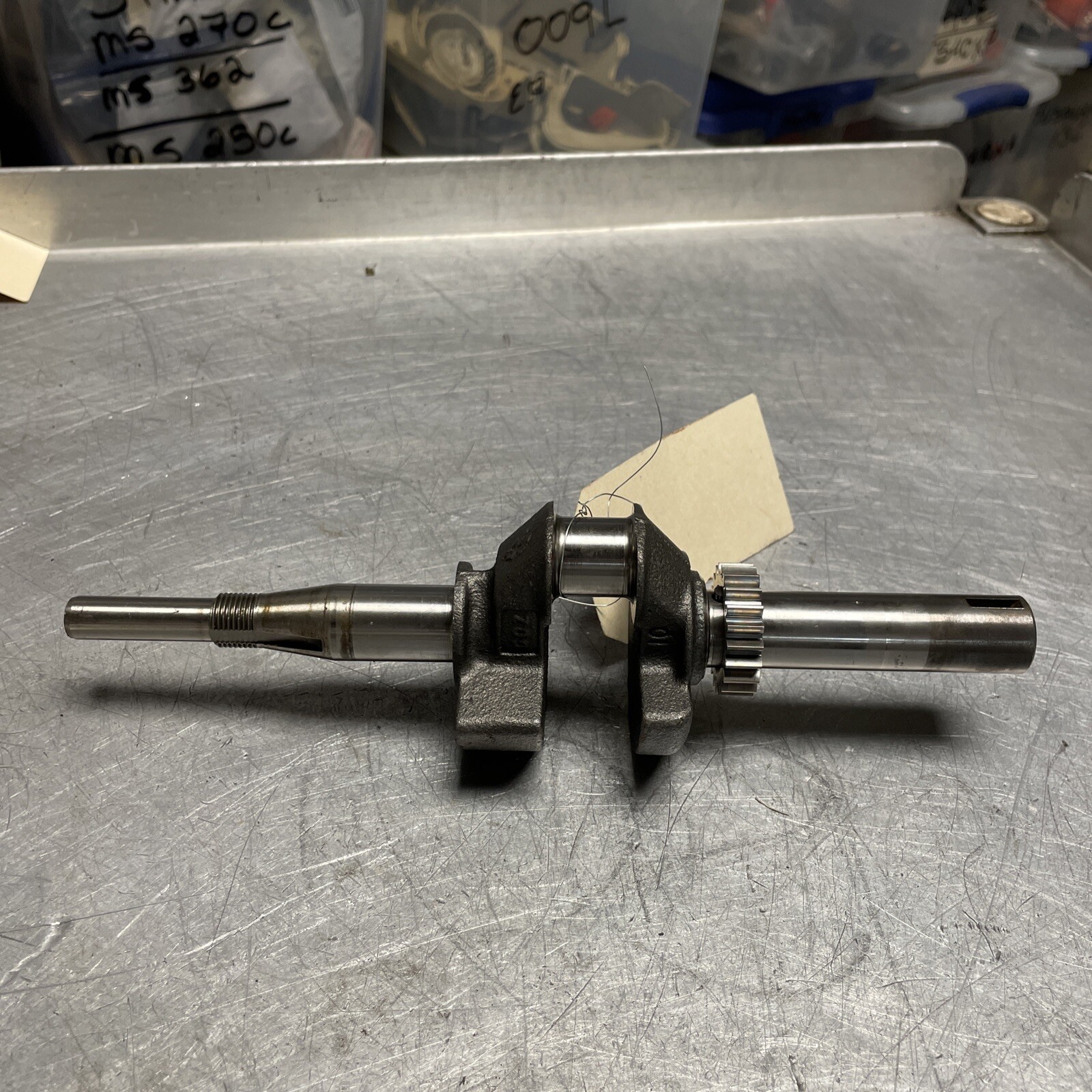 OEM GOOD USED BRIGGS 10A902-0156-01 CRANKSHAFT 496839 READY TO USE