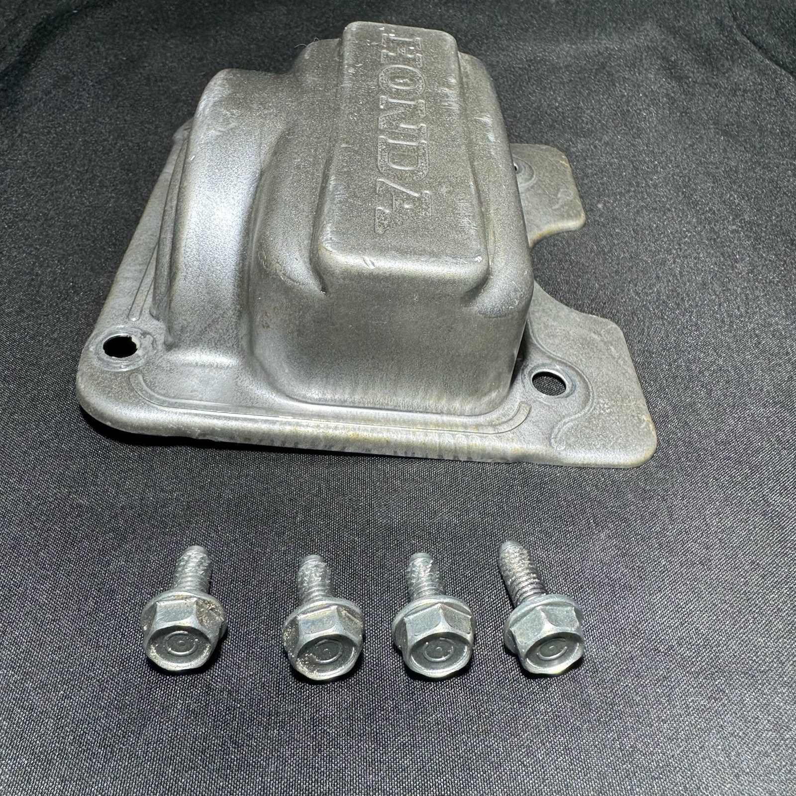 Honda GCV160 GCV 160 Engine Valve Cover Assembly