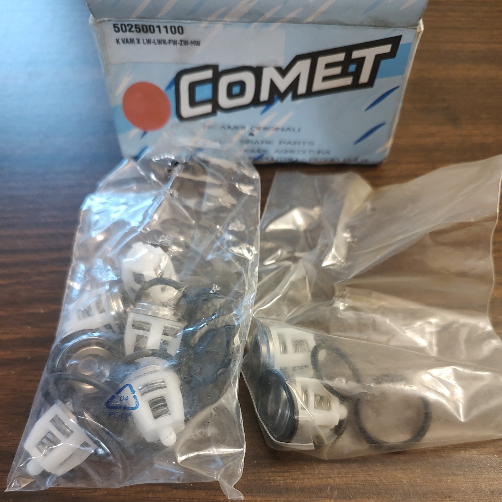 Box of 8COMET 5025001100 Original PUMP VALVE KIT fits LW FW HW RW ZW 5025001100