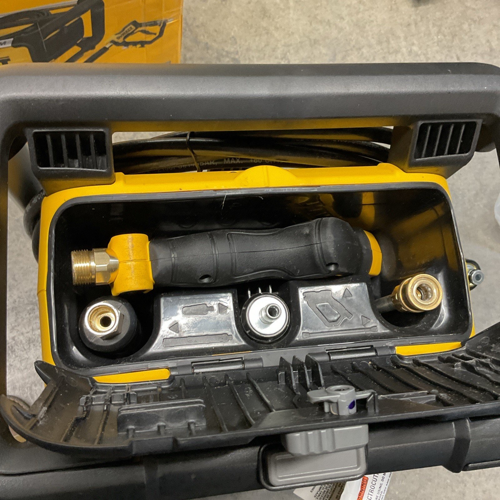 DeWalt DWPW2100 2100 PSI 1.2 GPM Electric Cold Water Pressure Washer
