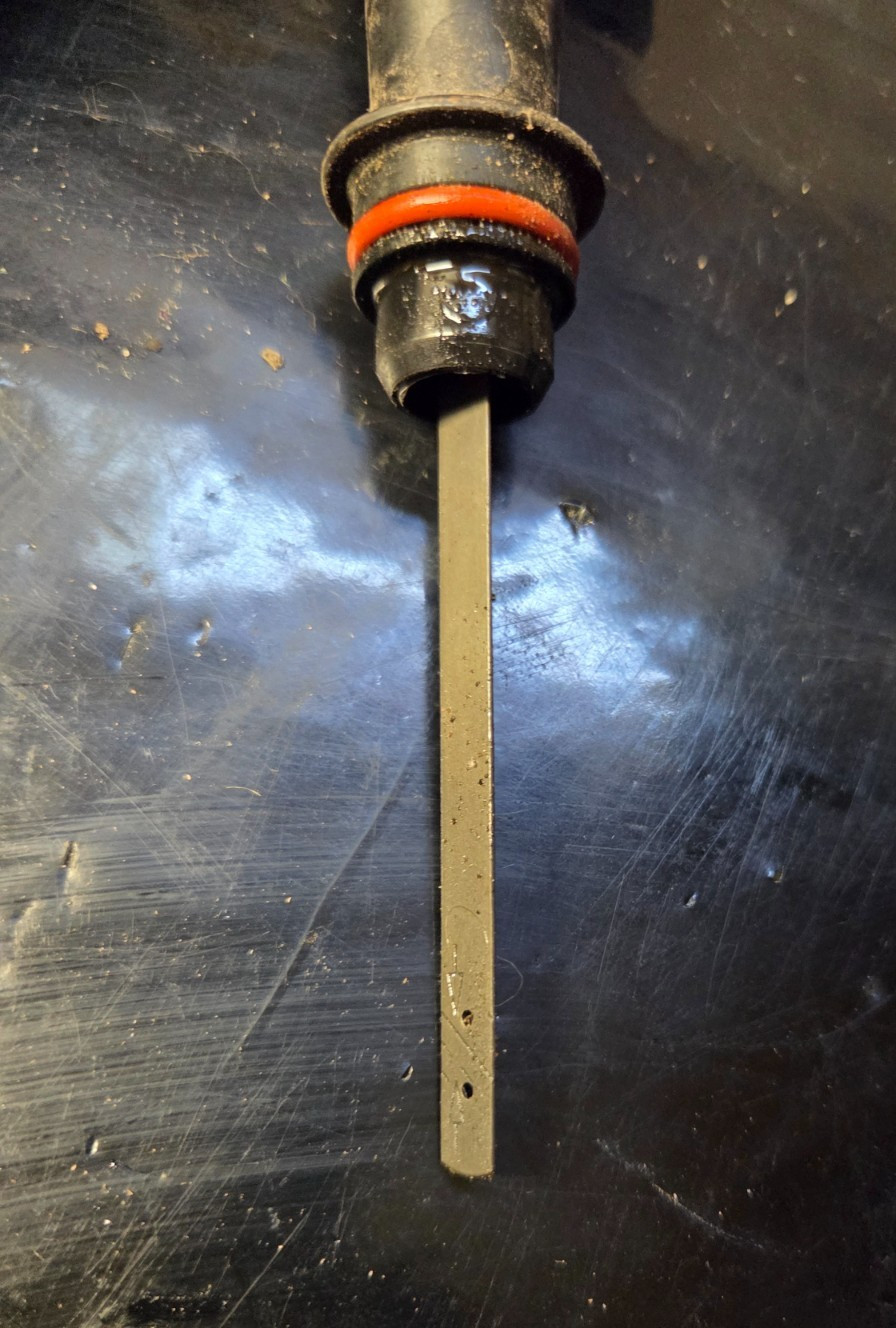 Briggs & Stratton Dipstick & Tube Assembly OEM#596092