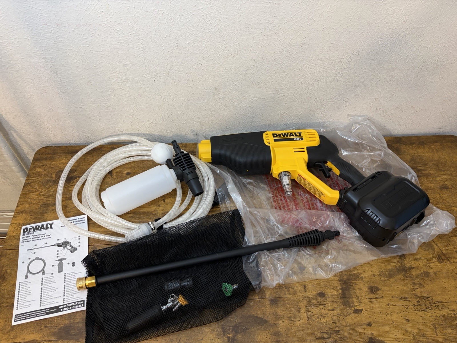 DEWALT DCPW550B 20V MAX 550 PSI 1.0 GPM Cold Water Battery Powered Cleaner