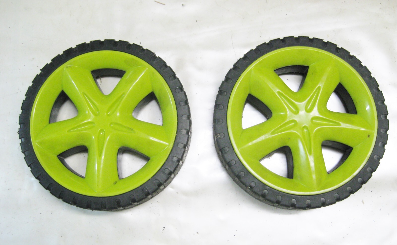 Sun Joe Pressure Washer SPX3000 Wheel Assembly