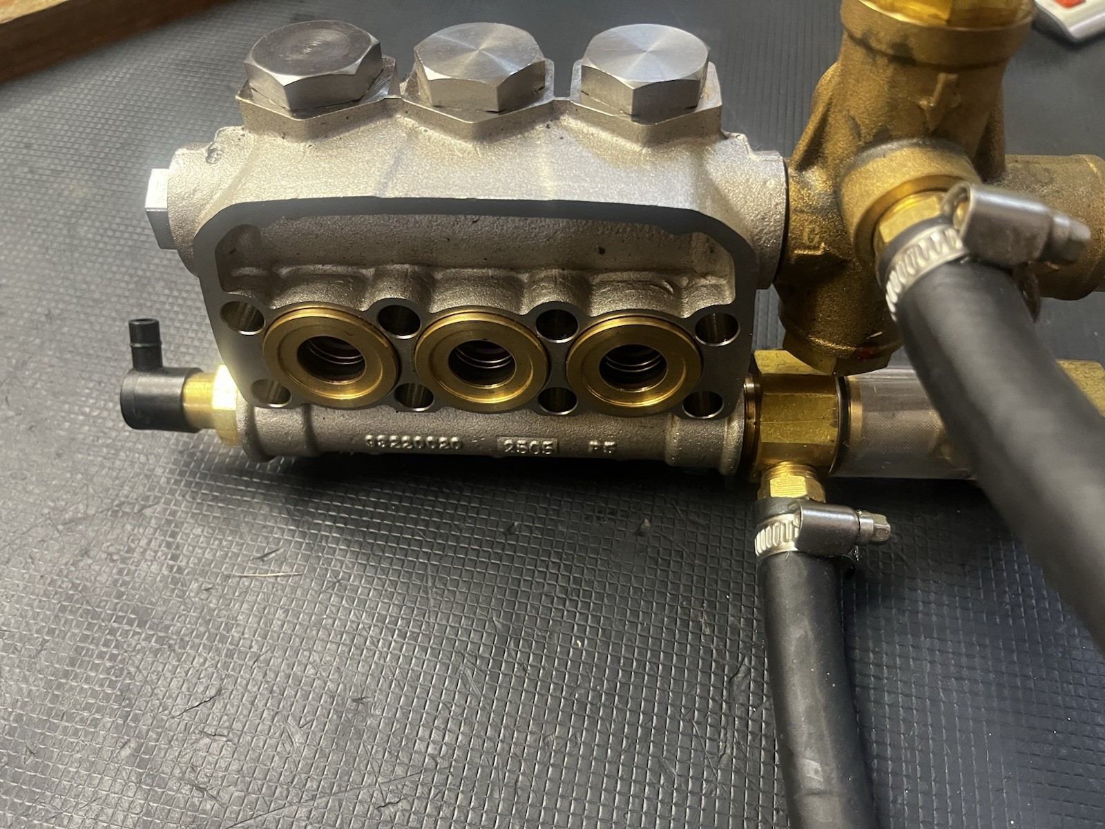 AR Replacement Pressure Washer Pump Head Assy for RRV4G40 Annovi Reverberi Viper