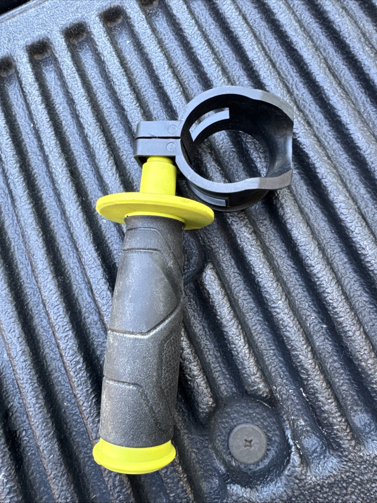 RYOBI 40V HP 600 PSI EZ Clean Power Cleaner Brushless handle clamp only