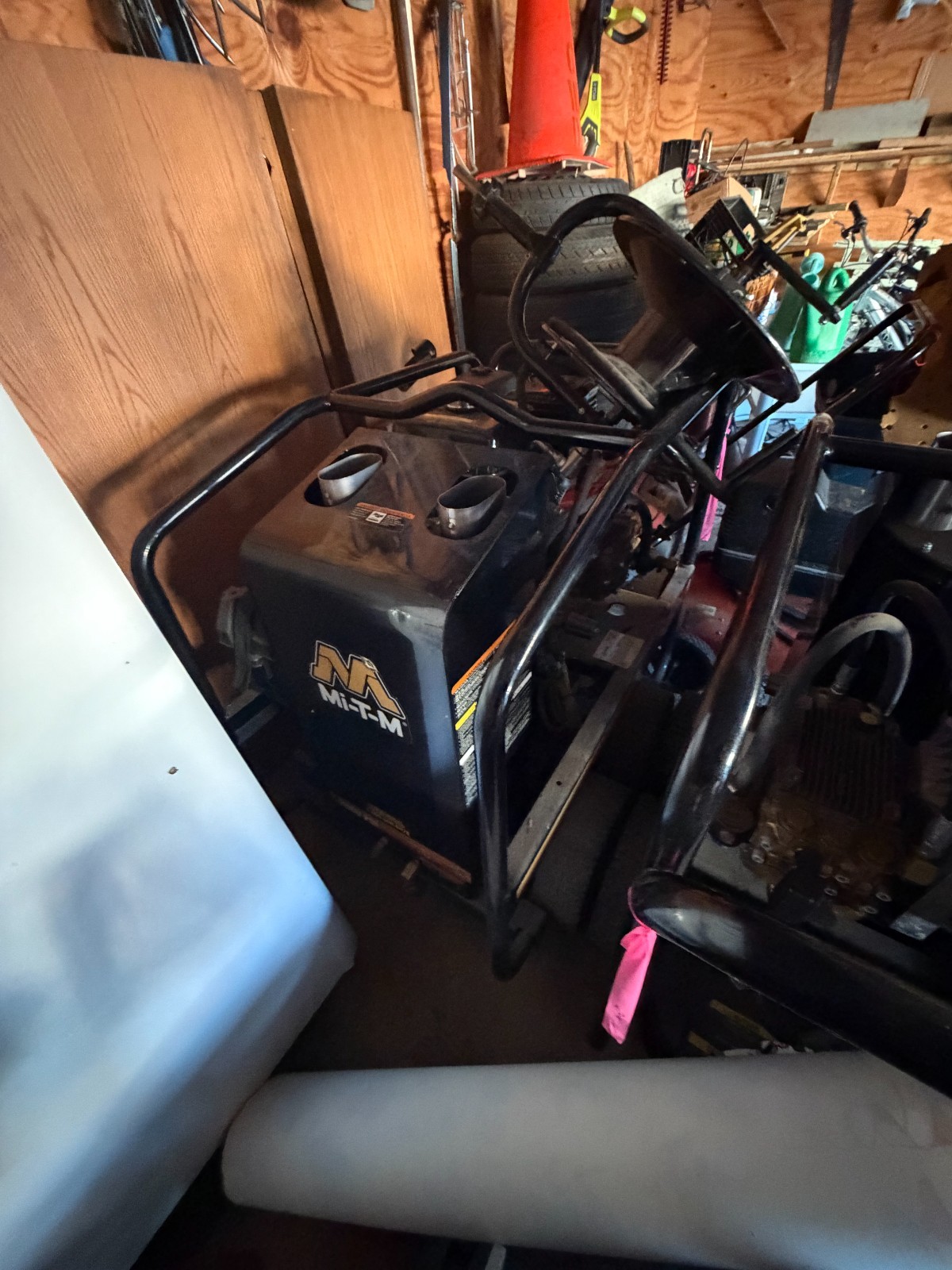 Mi-T-M Gh-3003-3Mgh Medium Duty 3000 Psi 2.8 Gpm Hot Water Gas Pressure Washer