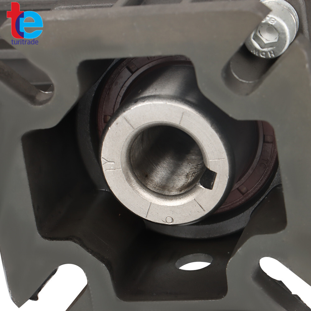 3000 PSI Pressure Washer Pump CF 3030 G: 3.1 US gpm 3/4-in Shaft New