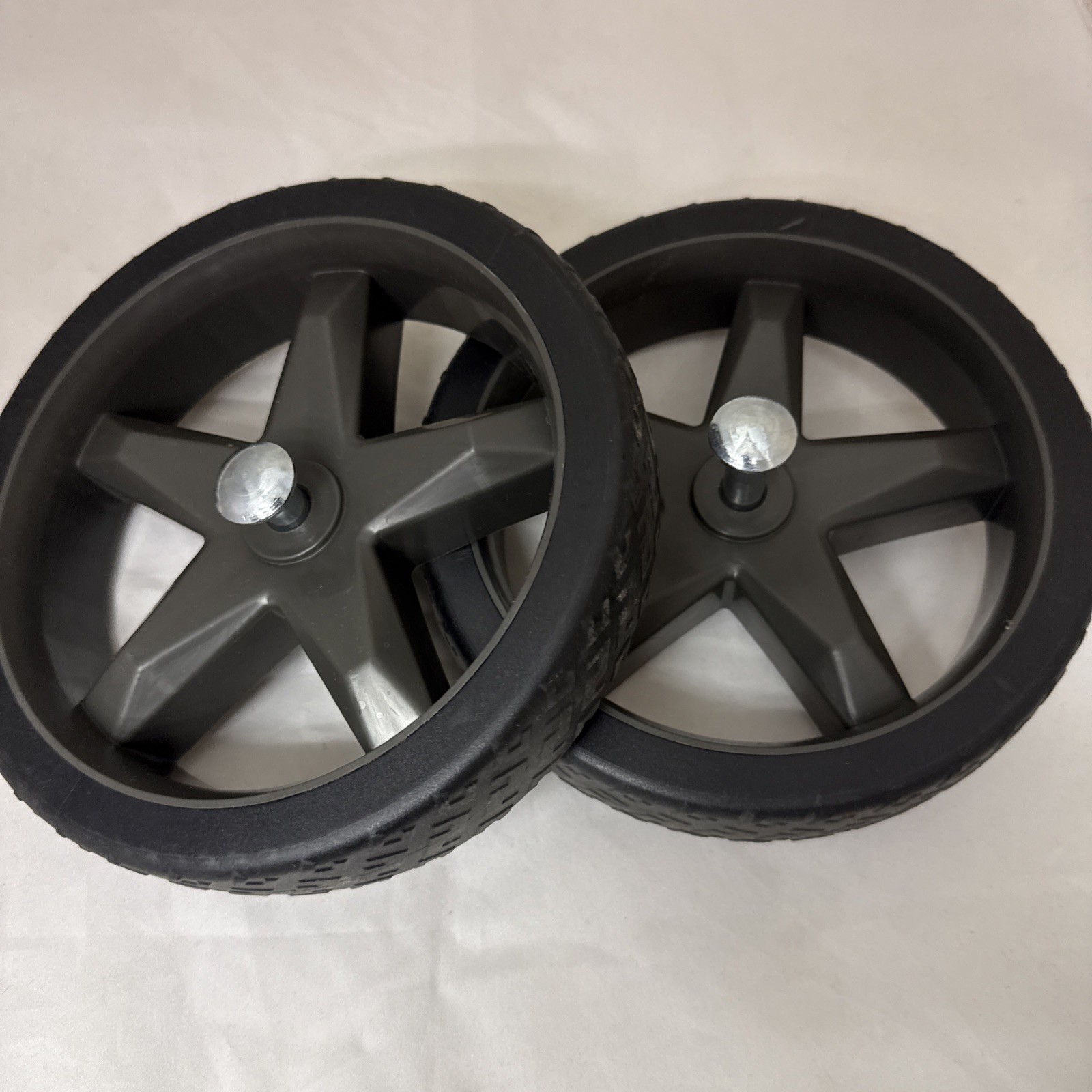Husqvarna PW 2300 Pressure Washer Wheels