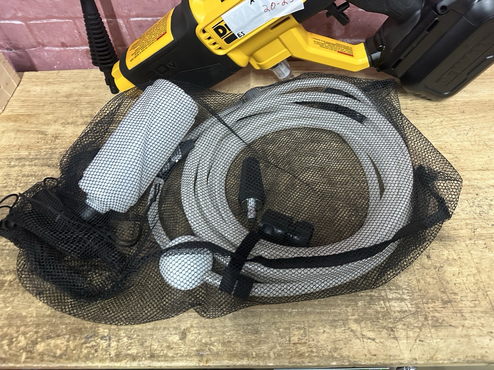 DEWALT DCPW550B 20V 550 PSI Cleaner Pressure Washer (Tool Only) Used 20-23
