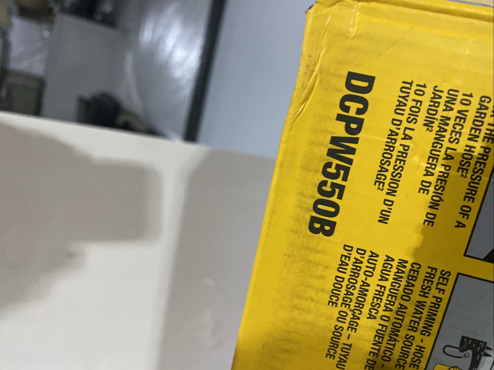 DEWALT 20V Max 550 PSI 1.0 GPM Battery Powered Cleaner 3ah Battery/Charger