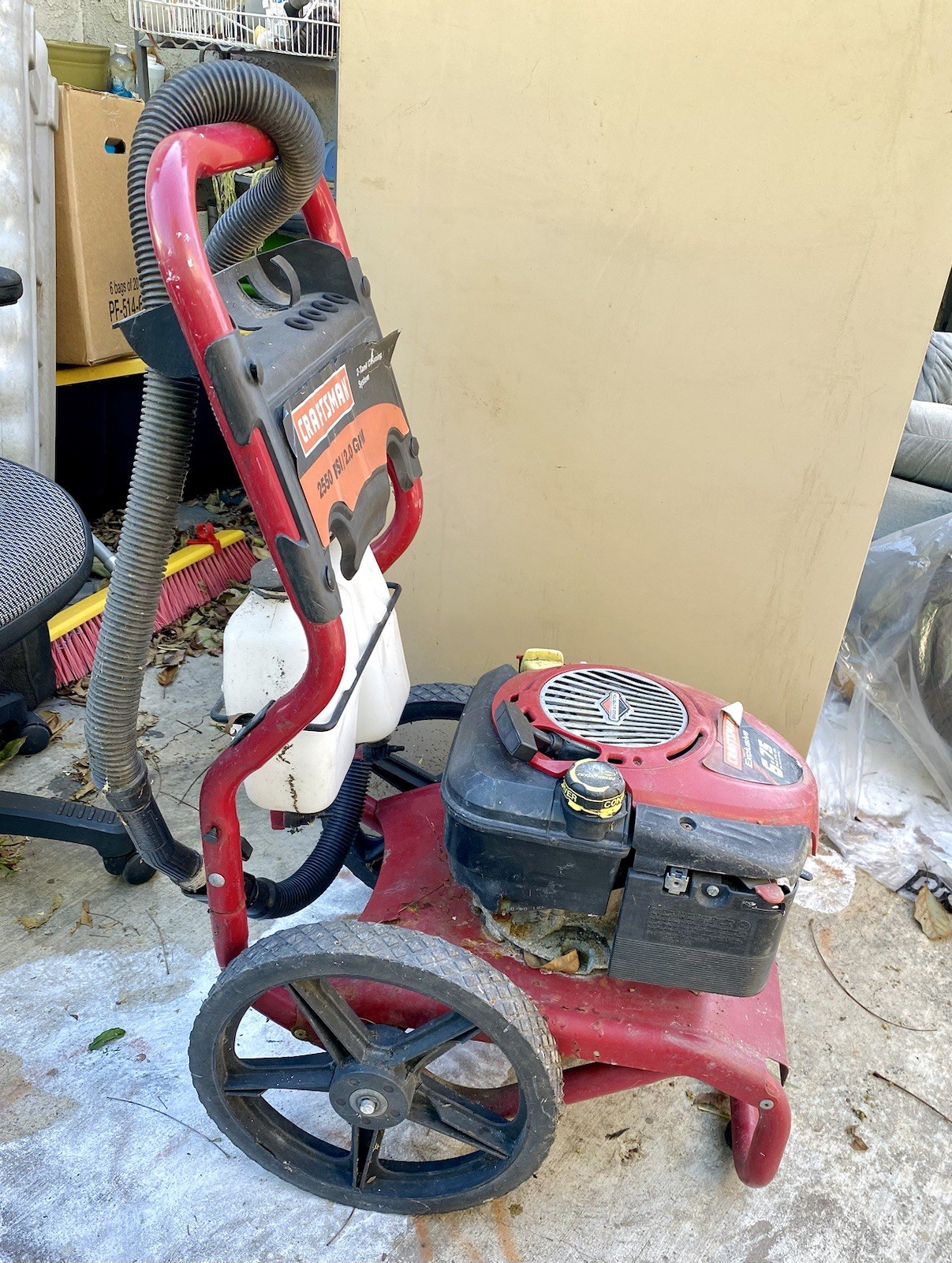 Craftsman Exclusive 2550 PSI/2.0 GPM 2-Tank Pressure Washer System