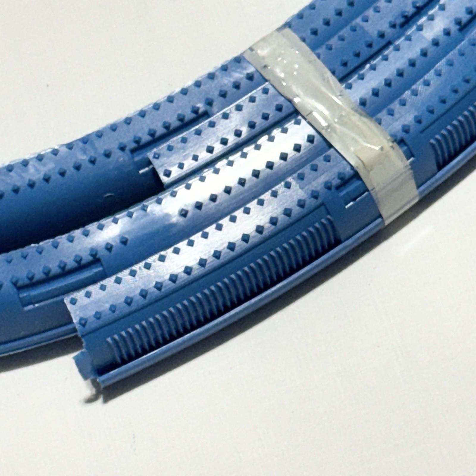 AlloyGator Blue Rim Protector for Car Wheels Fits 12-24 Wheel Diameter Listing B