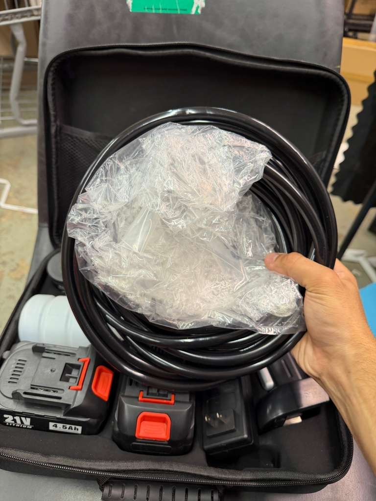 Cordless Bucket-Fed Pressure Washer Powered by 2×21V 4.0Ah Battery 1350 PSI with