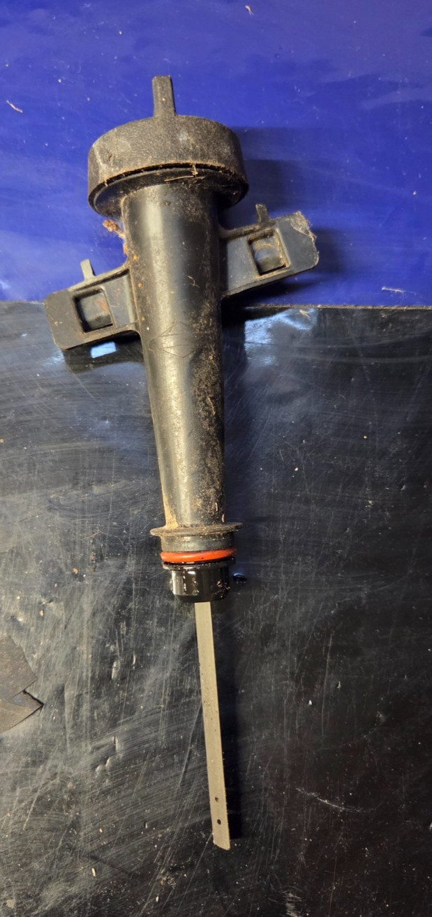 Briggs & Stratton Dipstick & Tube Assembly OEM#596092