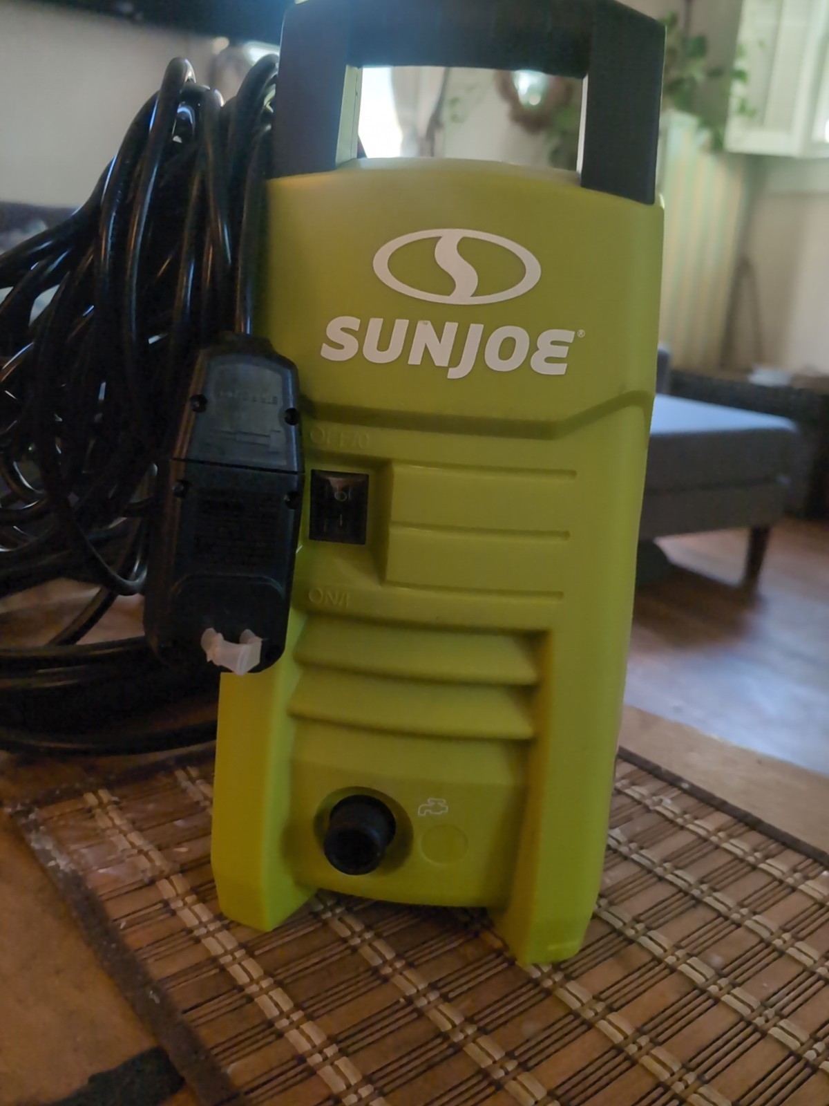 Sun Joe Electric Pressure Washer SPX 200e 120 Volt AC 60 HZ 10 Amp