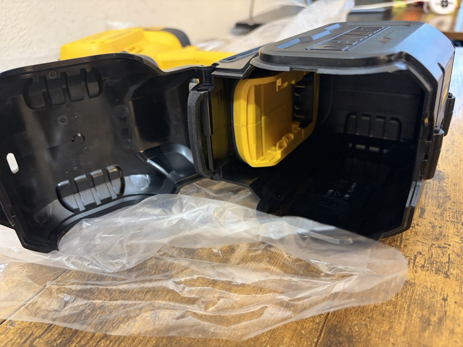 DEWALT DCPW550B 20V MAX 550 PSI 1.0 GPM Cold Water Battery Powered Cleaner