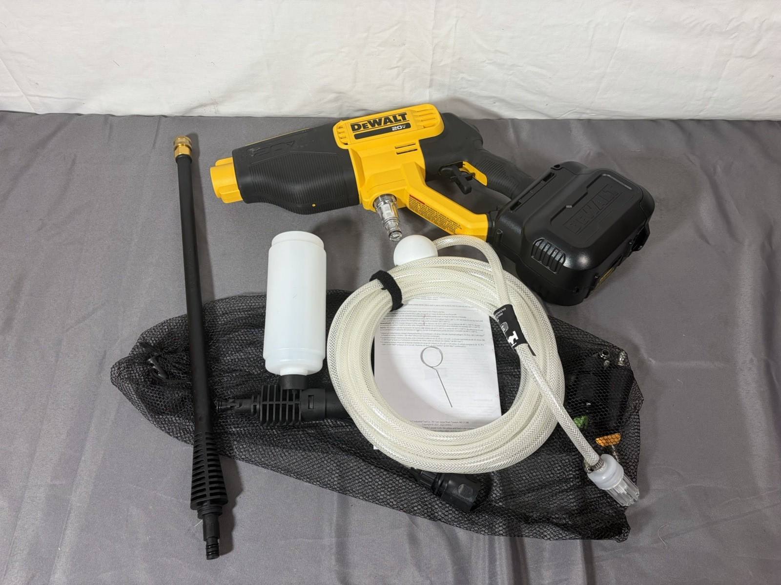 DEWALT 20V MAX 550 PSI 1.0 GPM Cold Water Cordless Battery Power Cleaner DCPW550