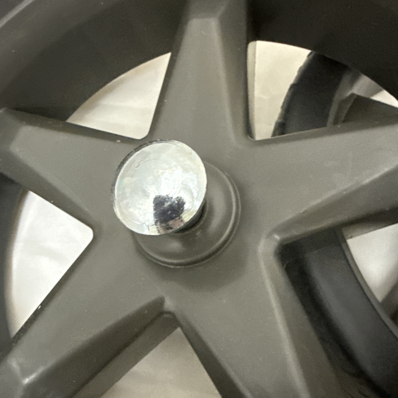 Husqvarna PW 2300 Pressure Washer Wheels