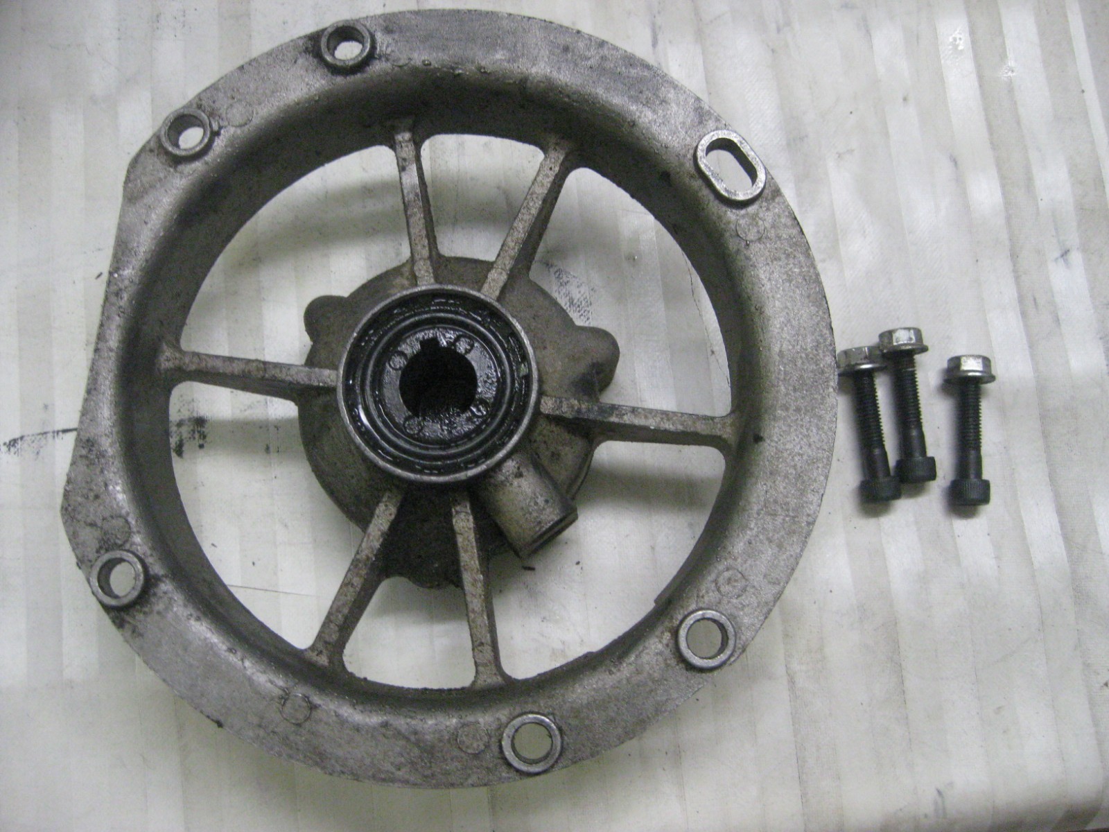 POWERMATE PRESSURE WASHER Pump MTPV84433 Flange Assembly 0058505, 57138700