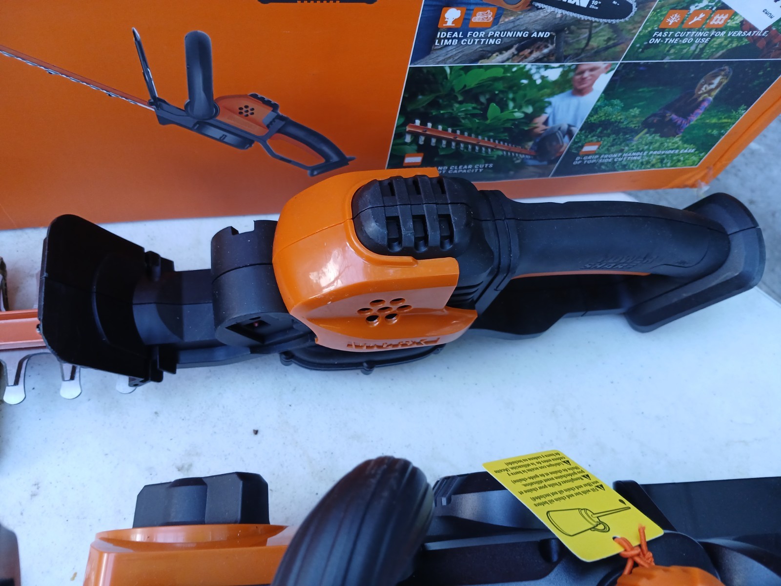 NEW OPEN BOX WORX WG937 20V 3-IN-1 KIT 22″ TRIMMER, 5″ PRUNE SAW 10″ CHAINSAW