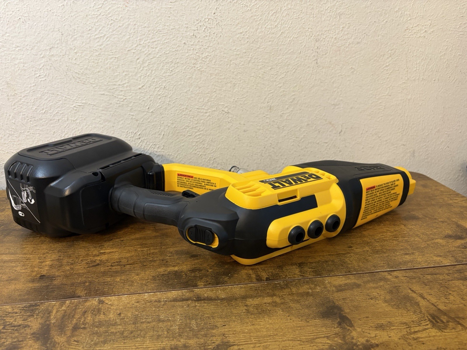 DEWALT DCPW550B 20V MAX 550 PSI 1.0 GPM Cold Water Battery Powered Cleaner