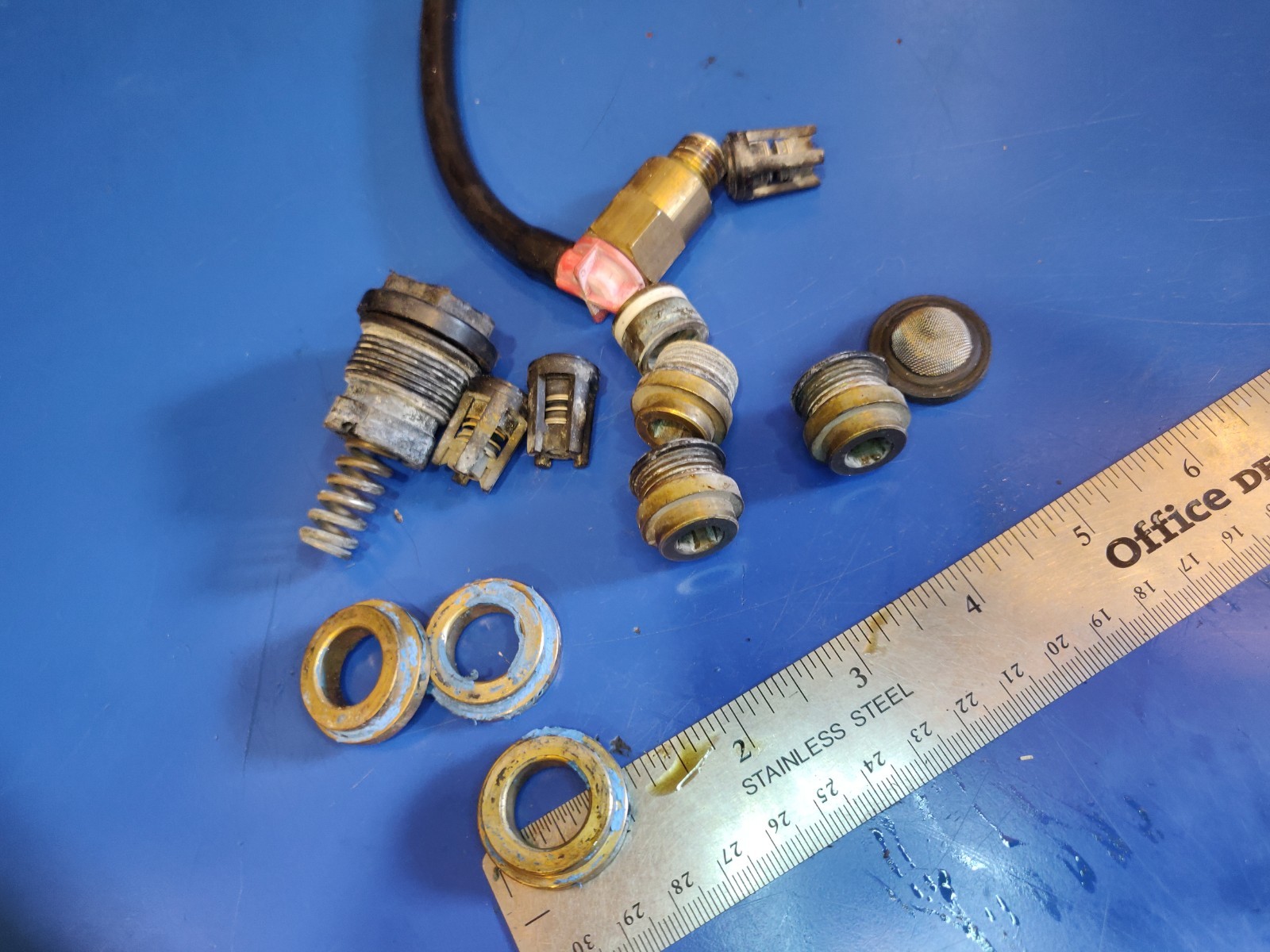 lots .. pump honda pressure washer 1800psi 3600cp 2.0gpm
