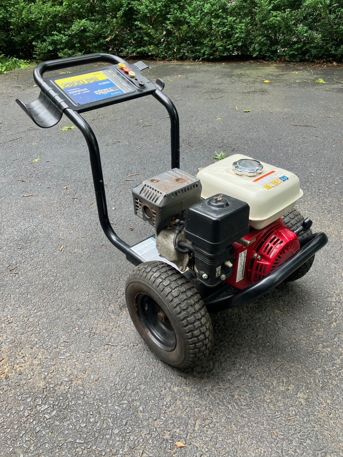 Excell ZR2800 Commercial Pressure Washer: Honda 6.5hp Engine, hose + attachments