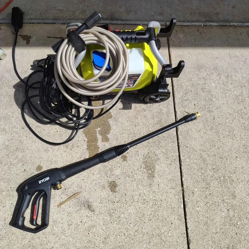 RYOBI RY1419MT 1900 PSI 1.2 GPM Electric Pressure Washer