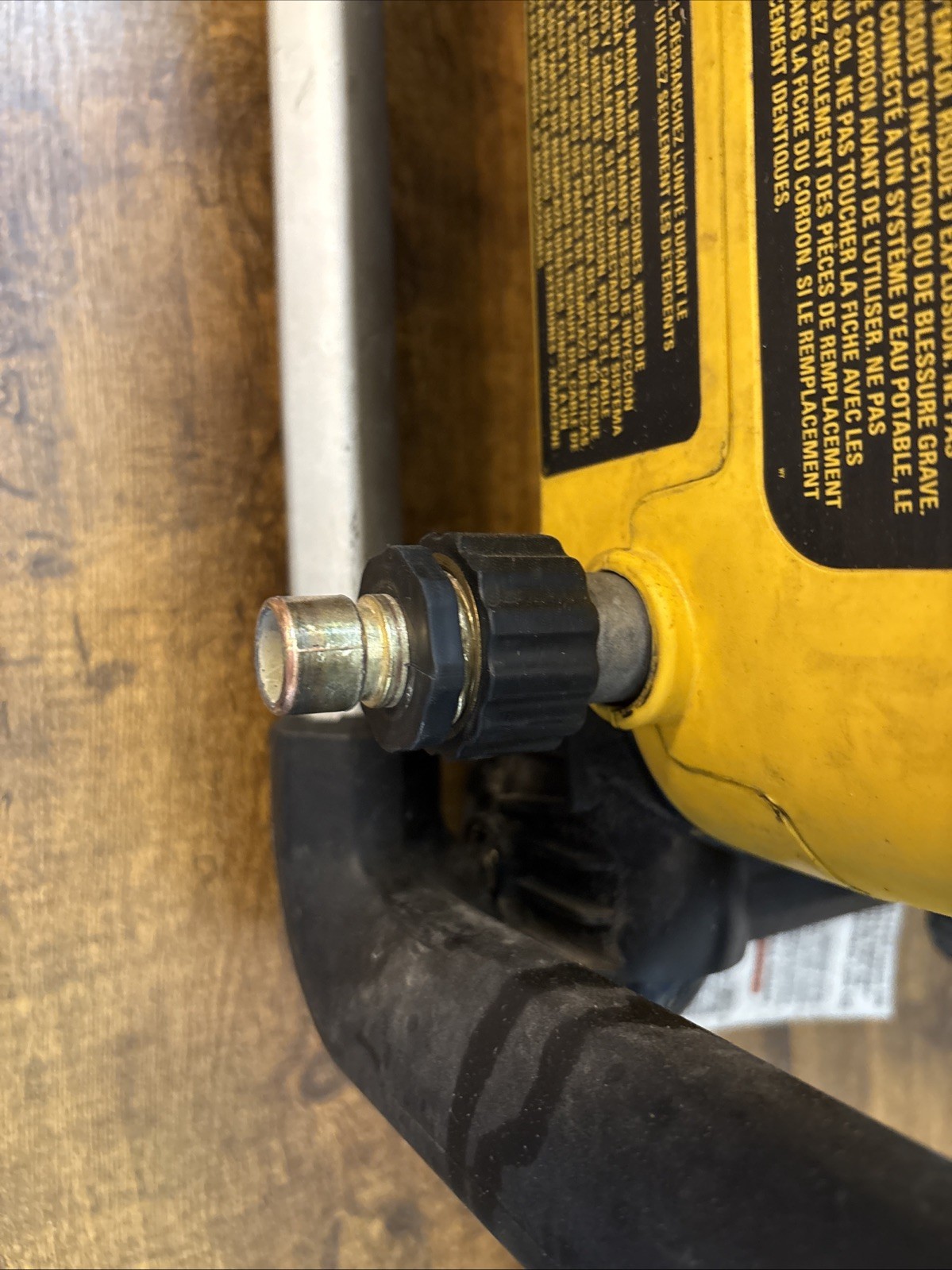 PARTS OR REPAIR DeWALT 2100 PSI 1.2 GPM 13 Amp Electric Pressure Washer DWPW2100