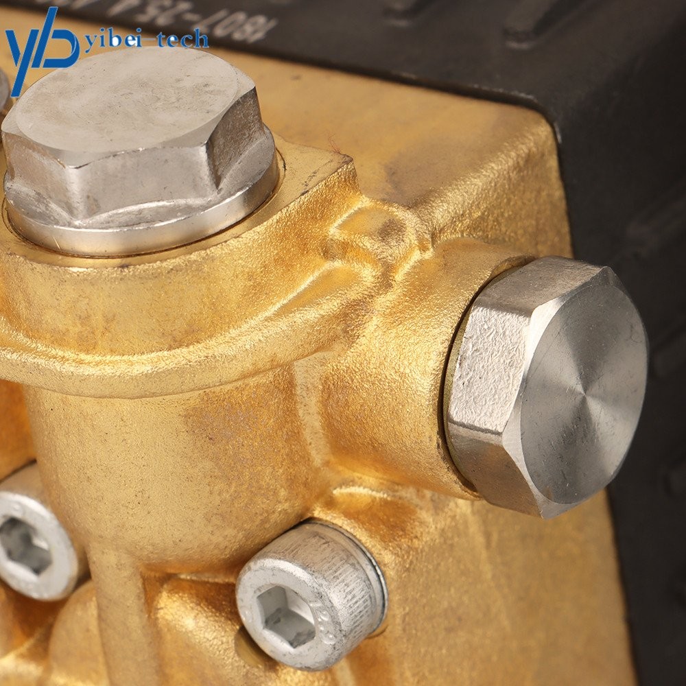 Pressure Washer Pump 1-in Shaft 3000 psi at 4 US gpm, 9 hp at 3400 rpm