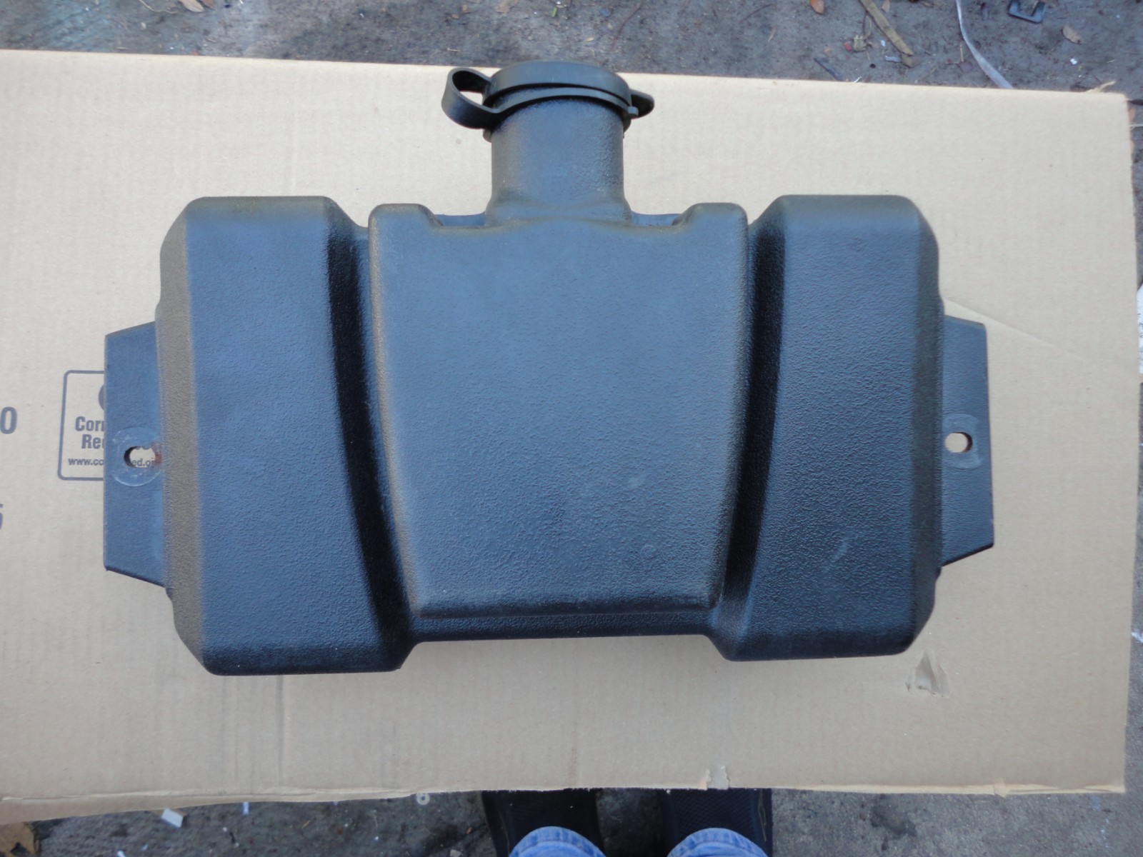 Husky Pressure Washer HU80709A – Soap Tank 518792002 (SMALL DING,NO LEAKS)