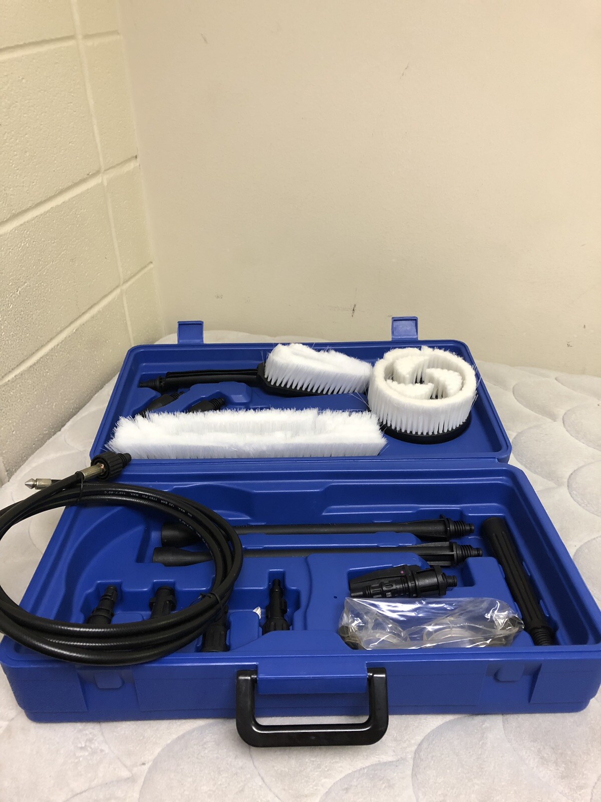 NEW Never Used PowerWasher Brand 17 piece Universal Accessory Kit !!