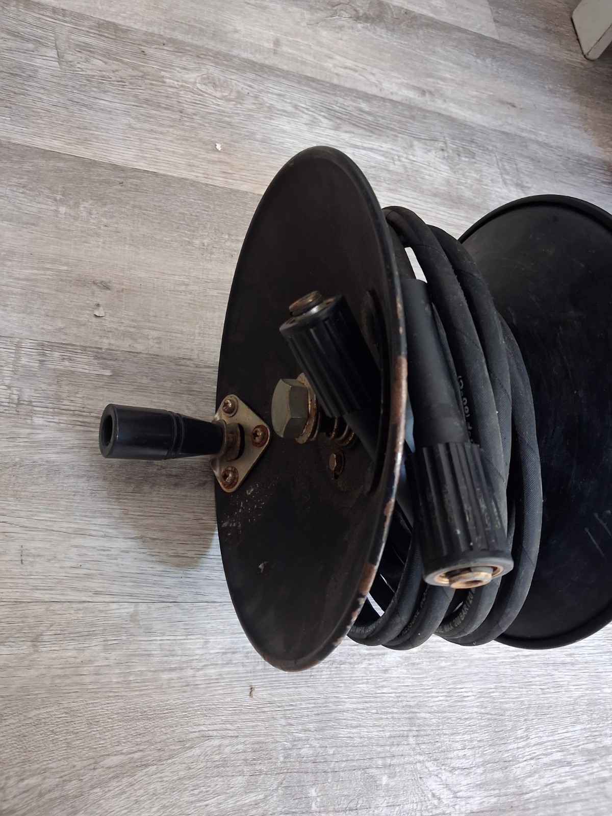 Pressure Washer Hose Reel 150Ft Heavy Duty Steel Manual Crank Reel 3/8″ 4000 PSI