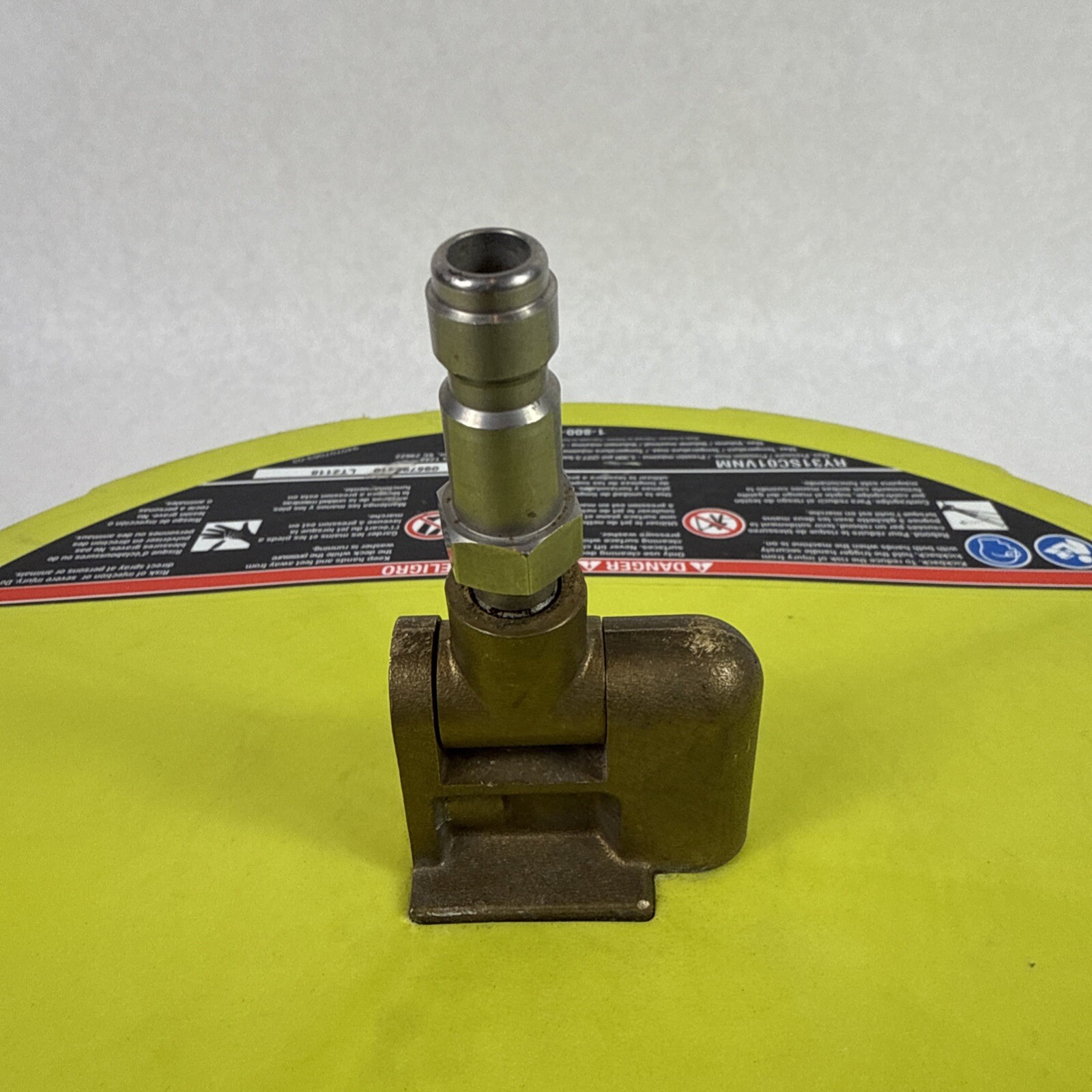Ryobi RY31SC01 15 in. 2500 – 3300 PSI Surface Cleaner For Gas Pressure Washer