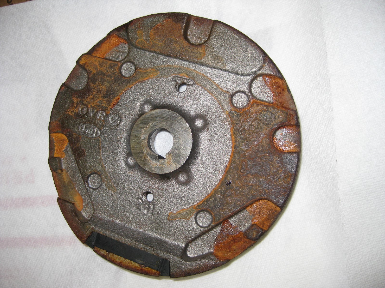 Briggs and Stratton 123K12-0134-E1 Engine FLYWHEEL part 691992