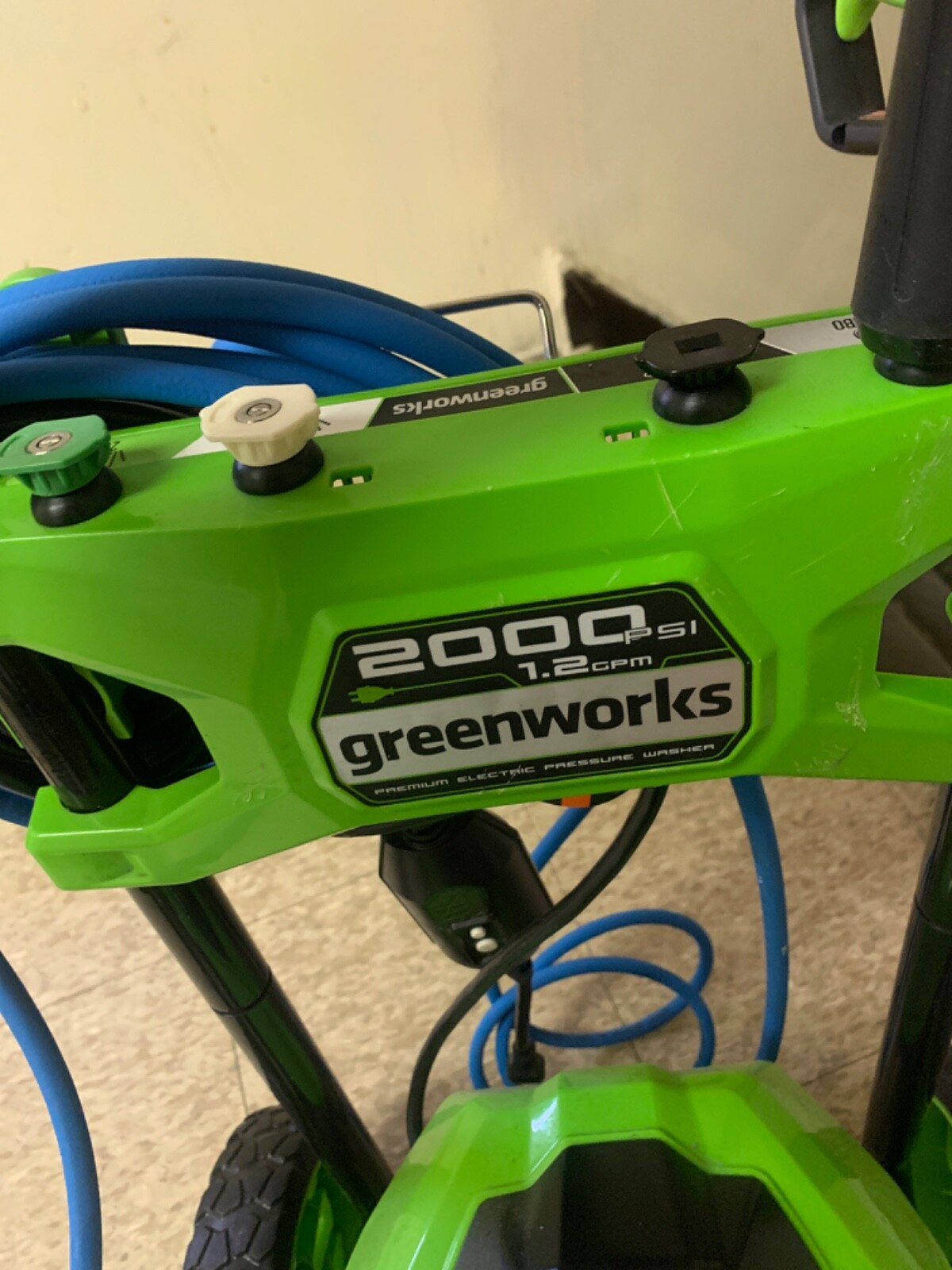 PRESSURE WASHER 2000 psi