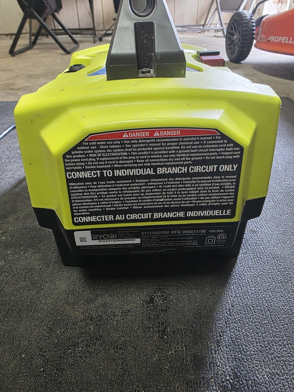 Ryobi RY41802VNM 1800psi 1.2 GPM Electric Pressure Washer -W61 Working