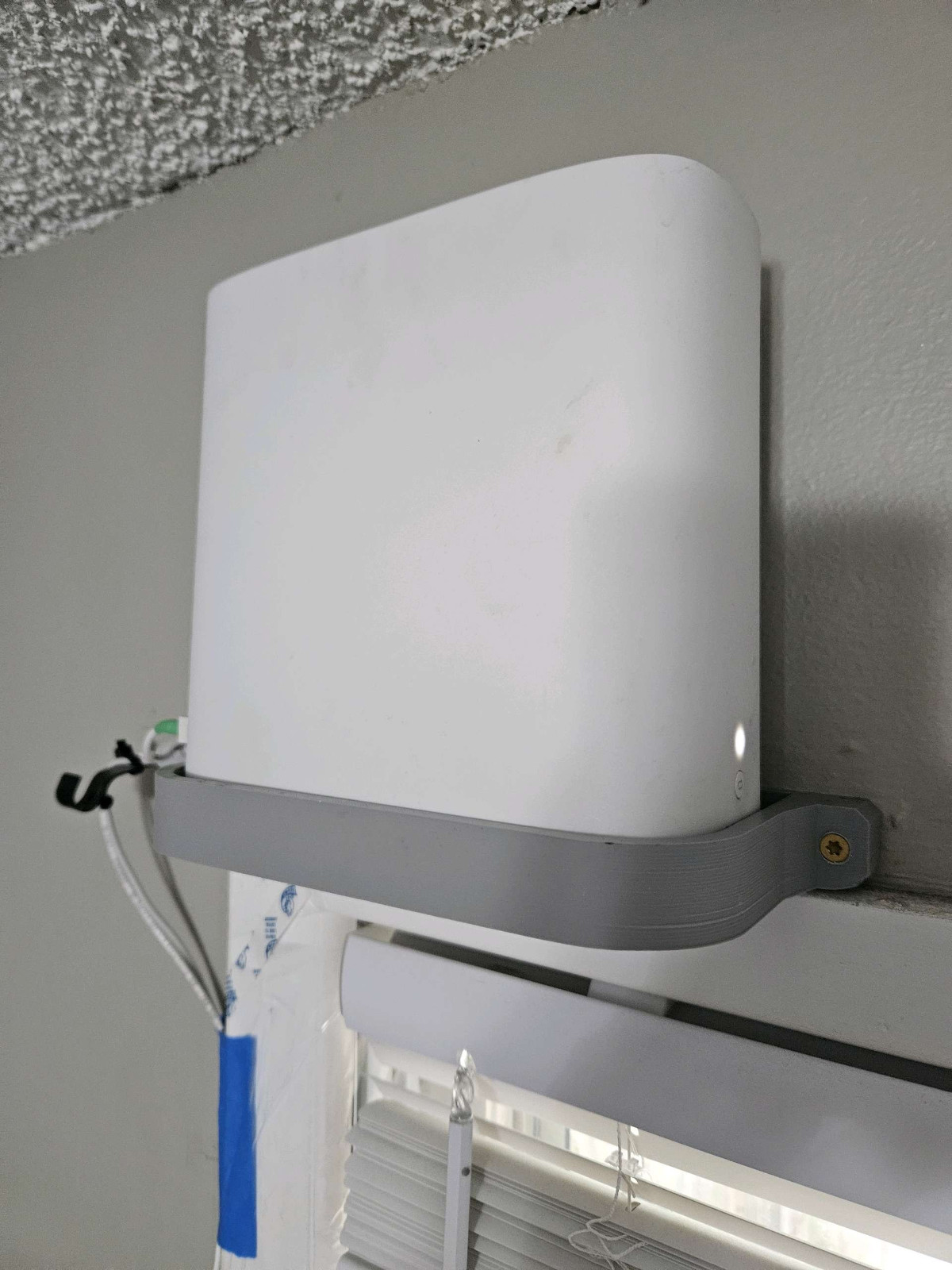 Arris / AT&T BGW-320 Internet Modem Gateway Wall Mount W/ Power Brick Mount