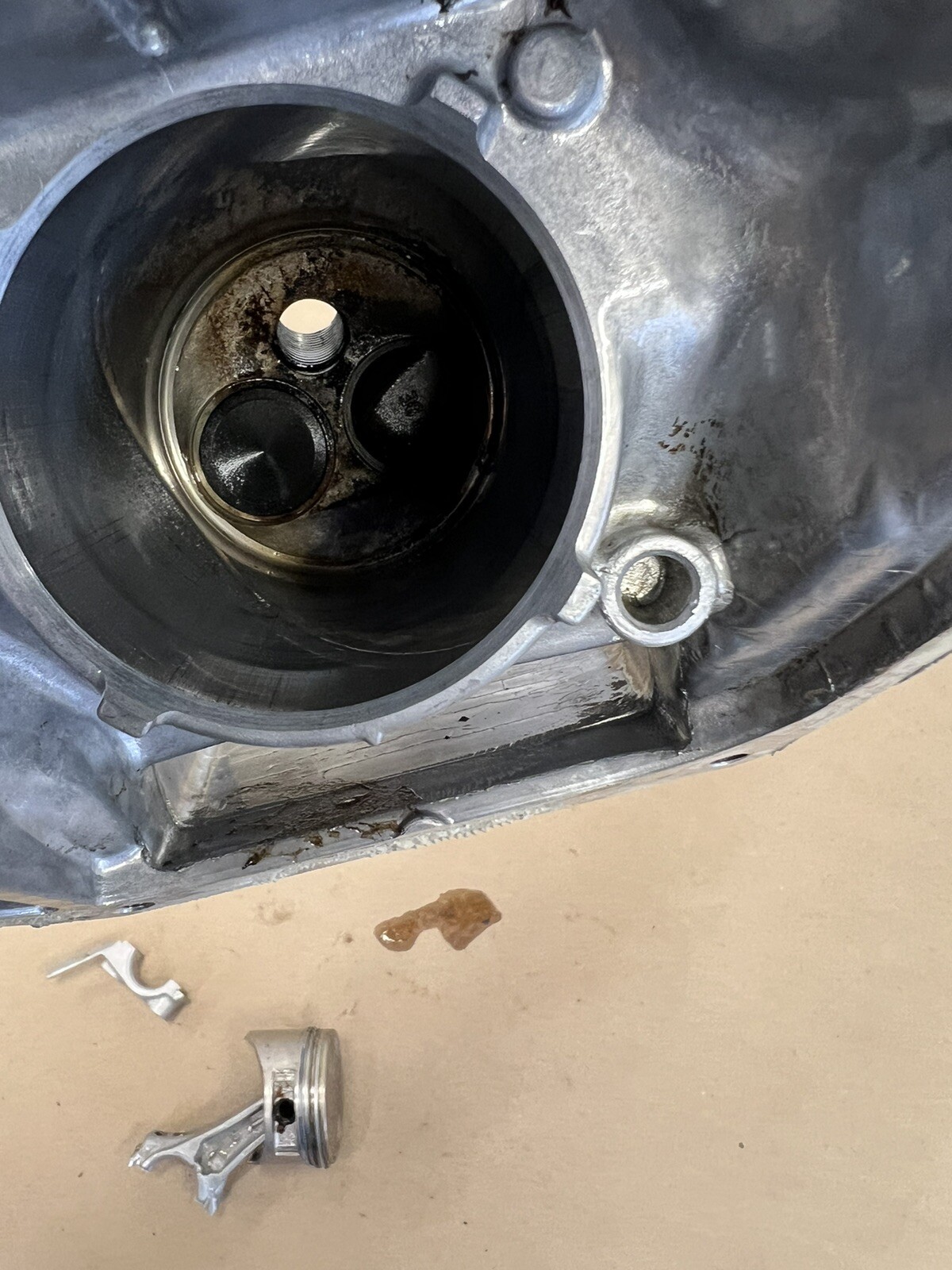 Honda XR2600 5.0 HP Crankcase Engine Piston For Rebuild B240